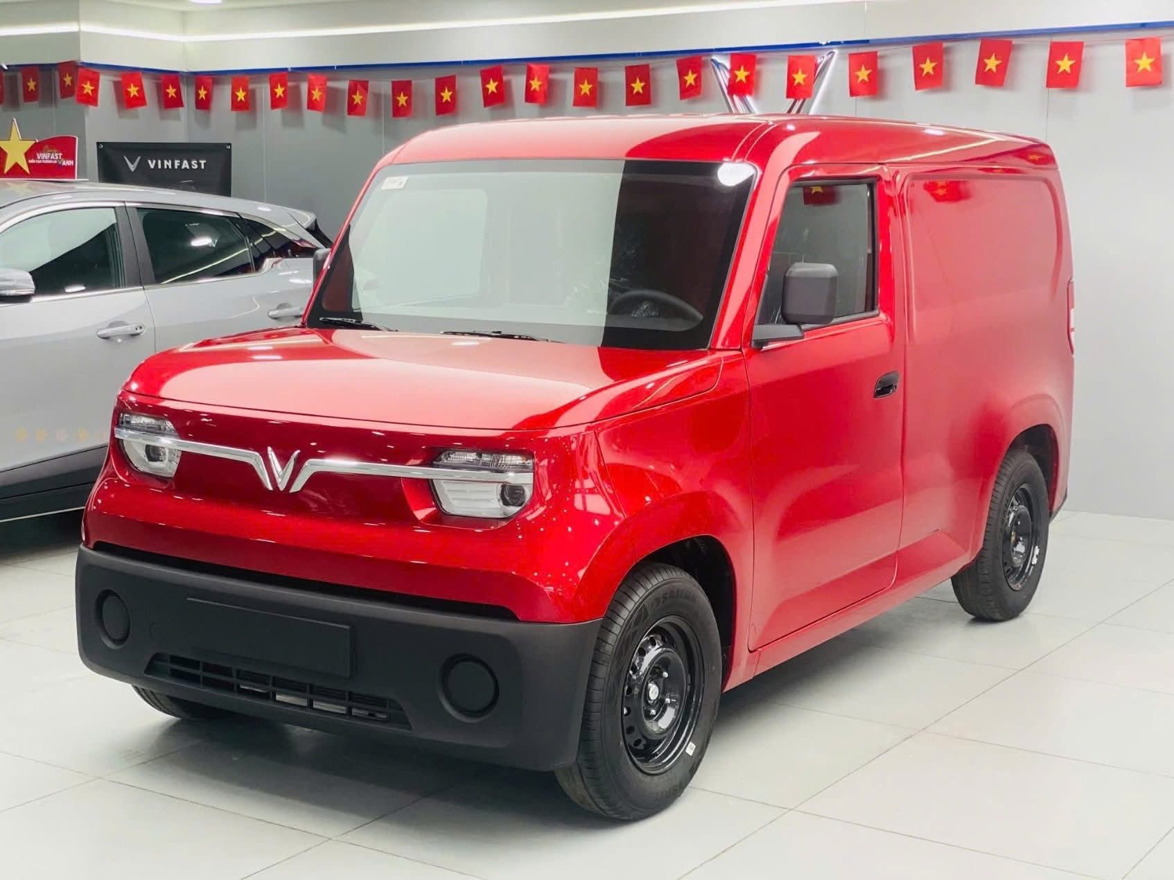 Xe Vinfast EC VAN tại Vinfast Thăng Long