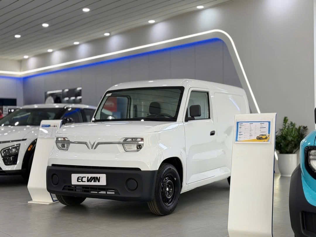 Xe Vinfast EC VAN tại Vinfast Thăng Long