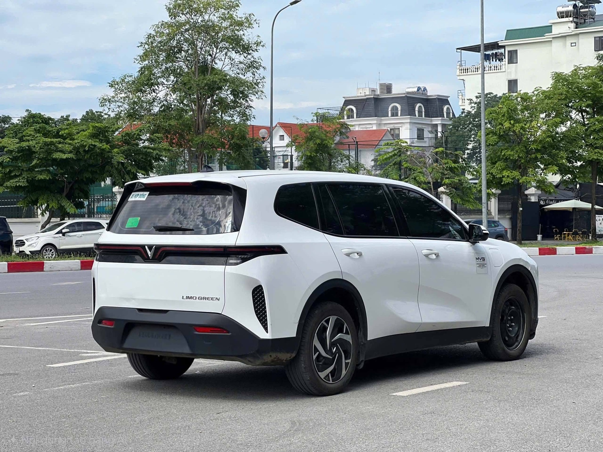 Vinfast Limo Green tại Vinfast Thăng Long