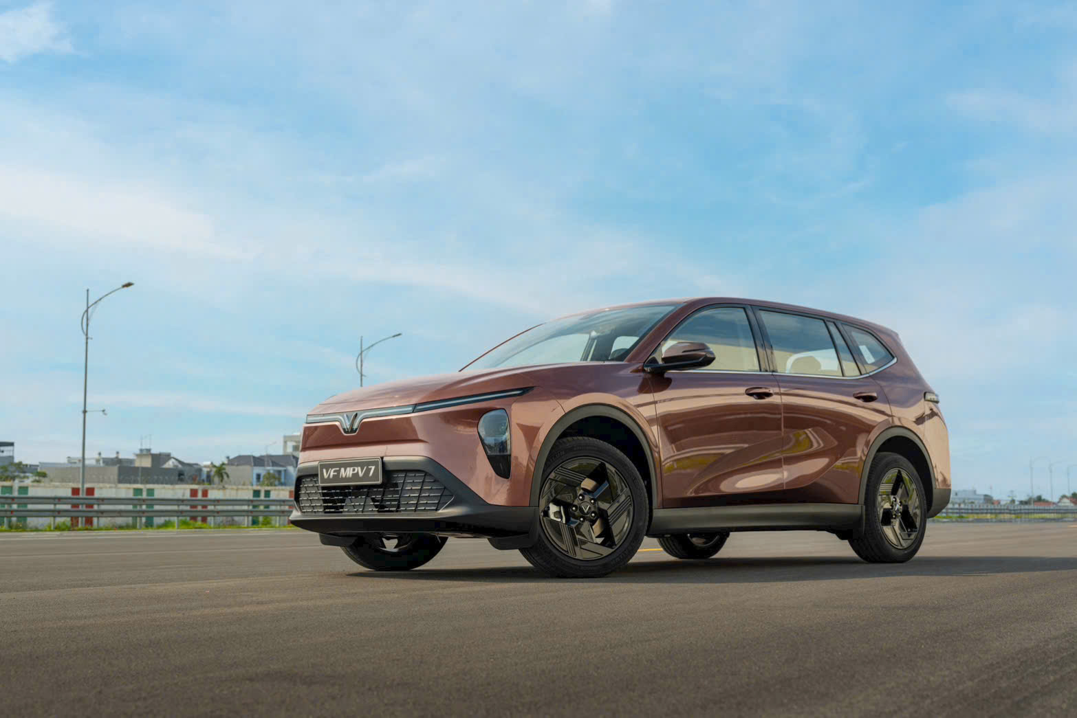 Xe Vinfast VF MPV 7 tại Vinfast Thăng Long