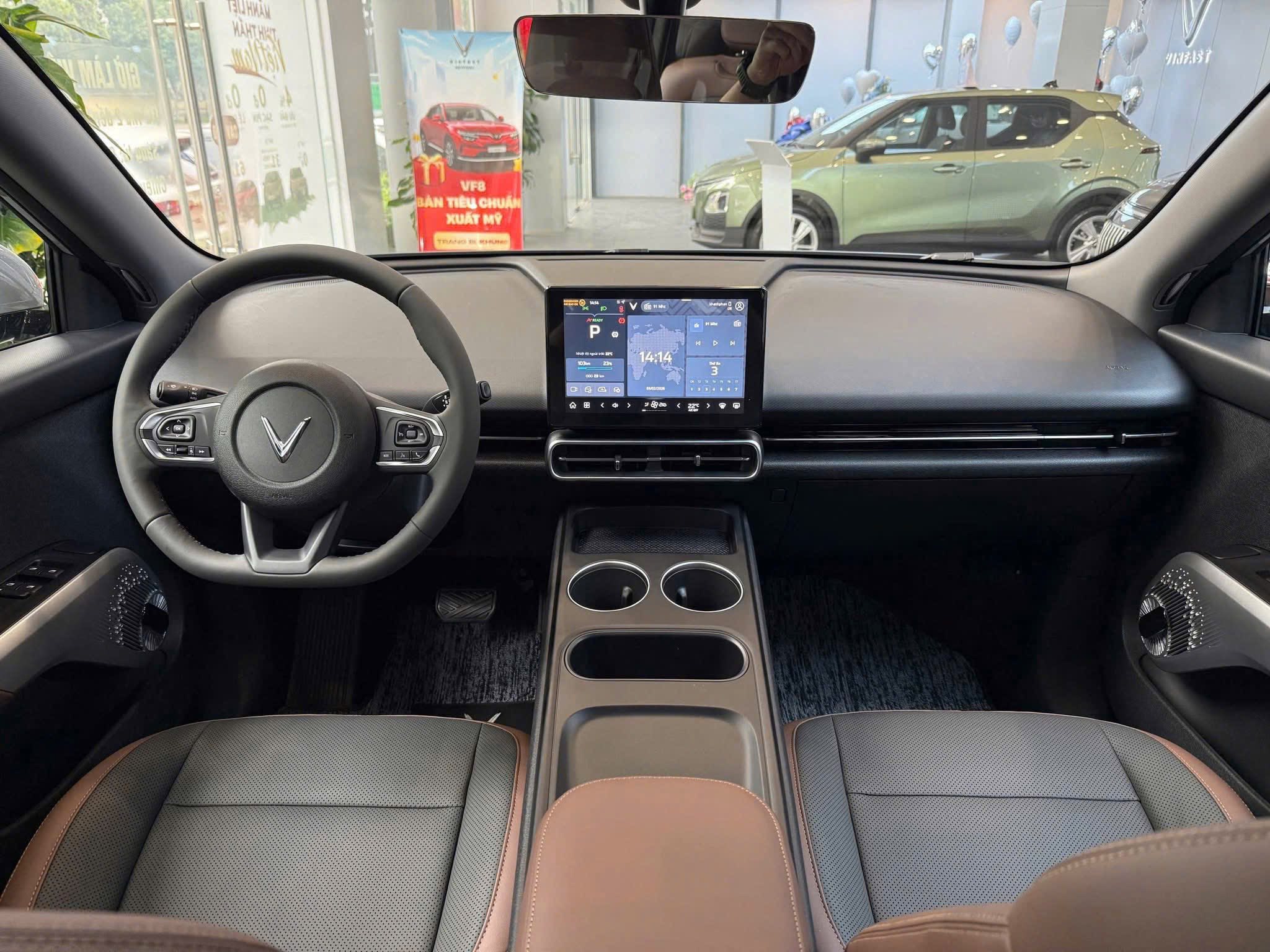 Nội thất bên trong xe Vinfast VF MPV 7 tại Vinfast Thăng Long