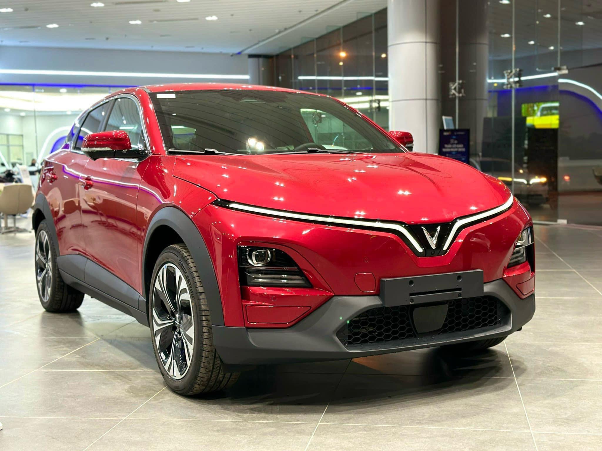 Xe Vinfast VF 6 tại Vinfast Thăng Long