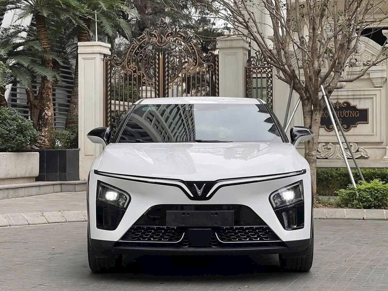 Xe Vinfast VF 7 tại Vinfast Thăng Long