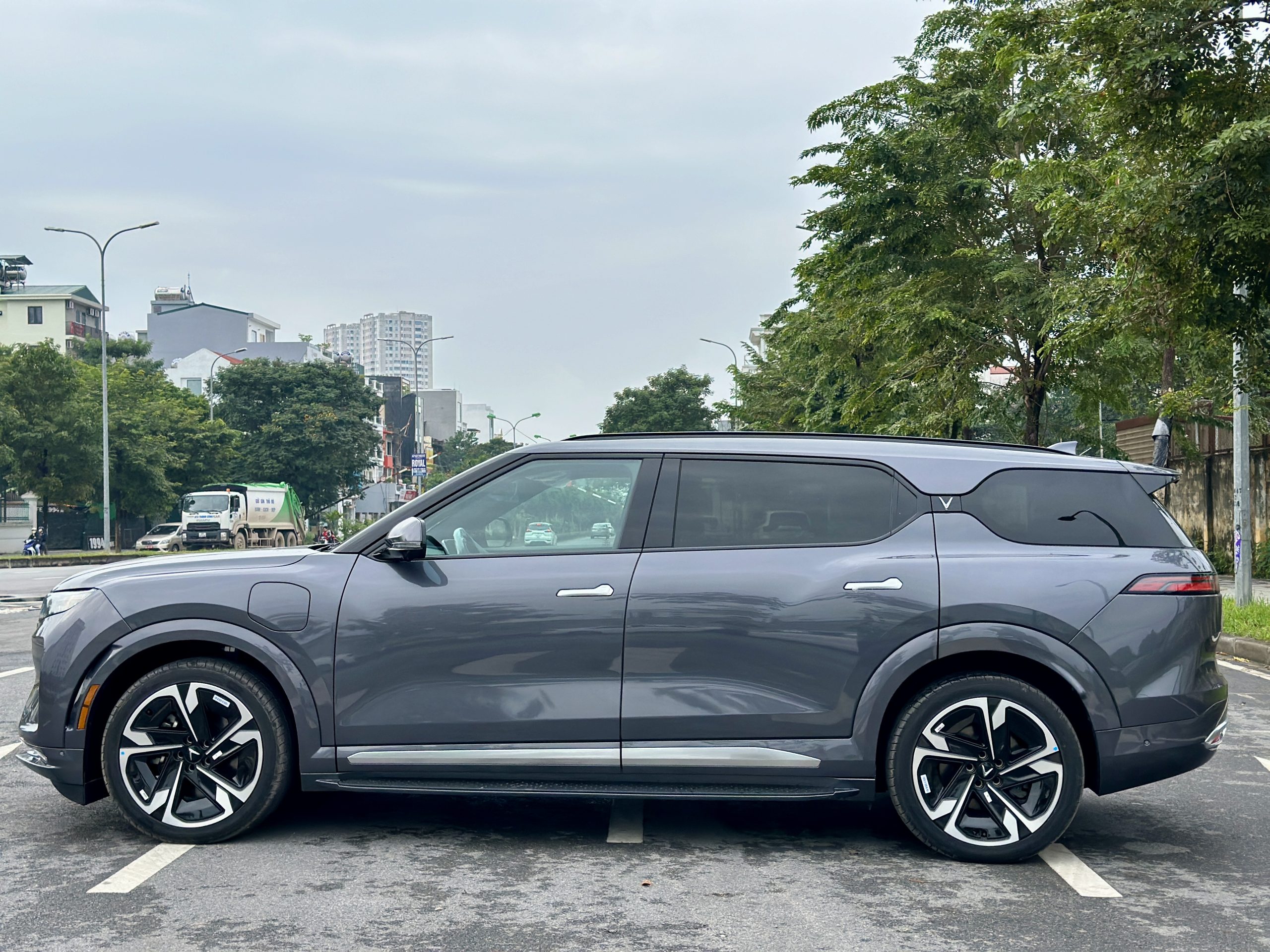 Xe Vinfast VF 9 tại Vinfast Thăng Long