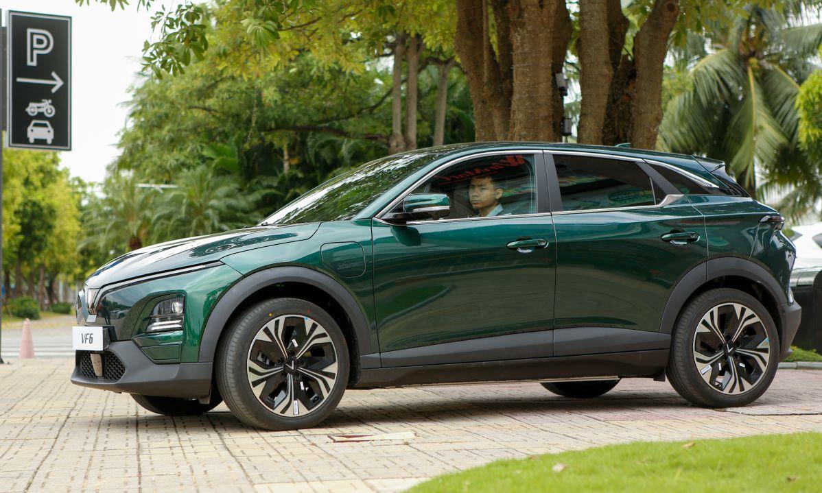 Xe Vinfast VF 6 tại Vinfast Thăng Long